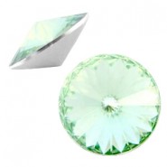 Rivoli 1122 - 12 mm point back rhinestone Crysolite green