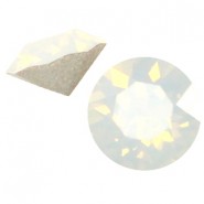 Swarovski Elements SS24 chatón (5.2mm) - White opal