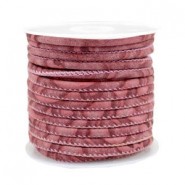 Gestikt imi leer 4x3mm met patroon Pale red
